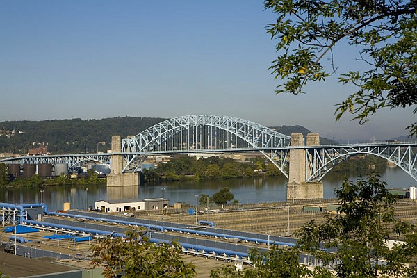McKees Rocks Bridge (photo by Robert Strovers on Wikimedia Commons)