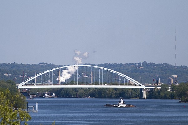 Neville Island I-79 Bridge (photo by Robert Stovers on Wikimedia Commons)
