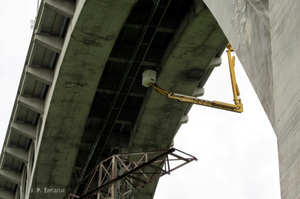 PGC & PennDOT look for the peregrines' nest at the Westinghouse Bridge, 20 May 2014 (photo by John English)