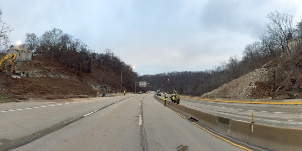 Parkway East is all cleaned up after the Greenfield Bridge blast, 31 Dec 2015, 8:30am (photo by Pat Hassett)