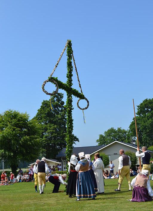 Midsummer Maypole in Sölvesborg, Sweden (photo from Wikimedia Commons)