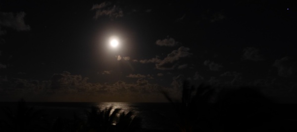 Full moon at the sea (photo from Wikimedia Commons)