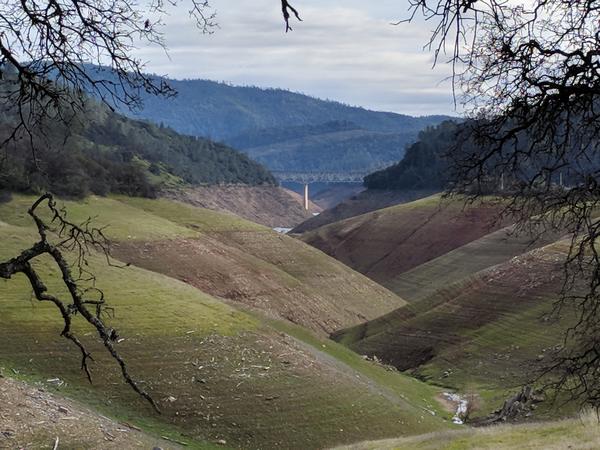 Very low water - almost none - on the upper reaches of the Feather River at Lake Oroville, 27 Jan 2018 (photo by Kate St. John)