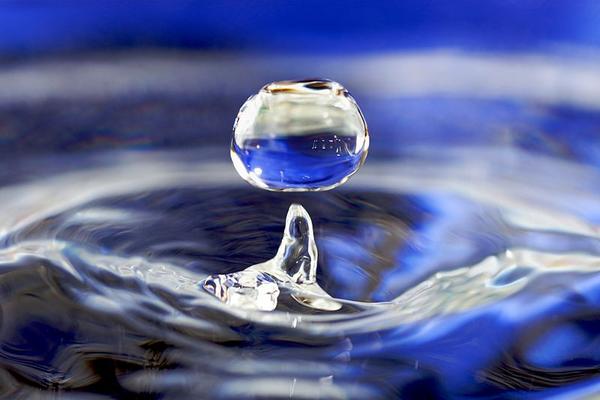 water drop (photo from Wikimedia Commons)